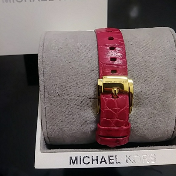 Brand New still in box Michael Kors Watch main image 6